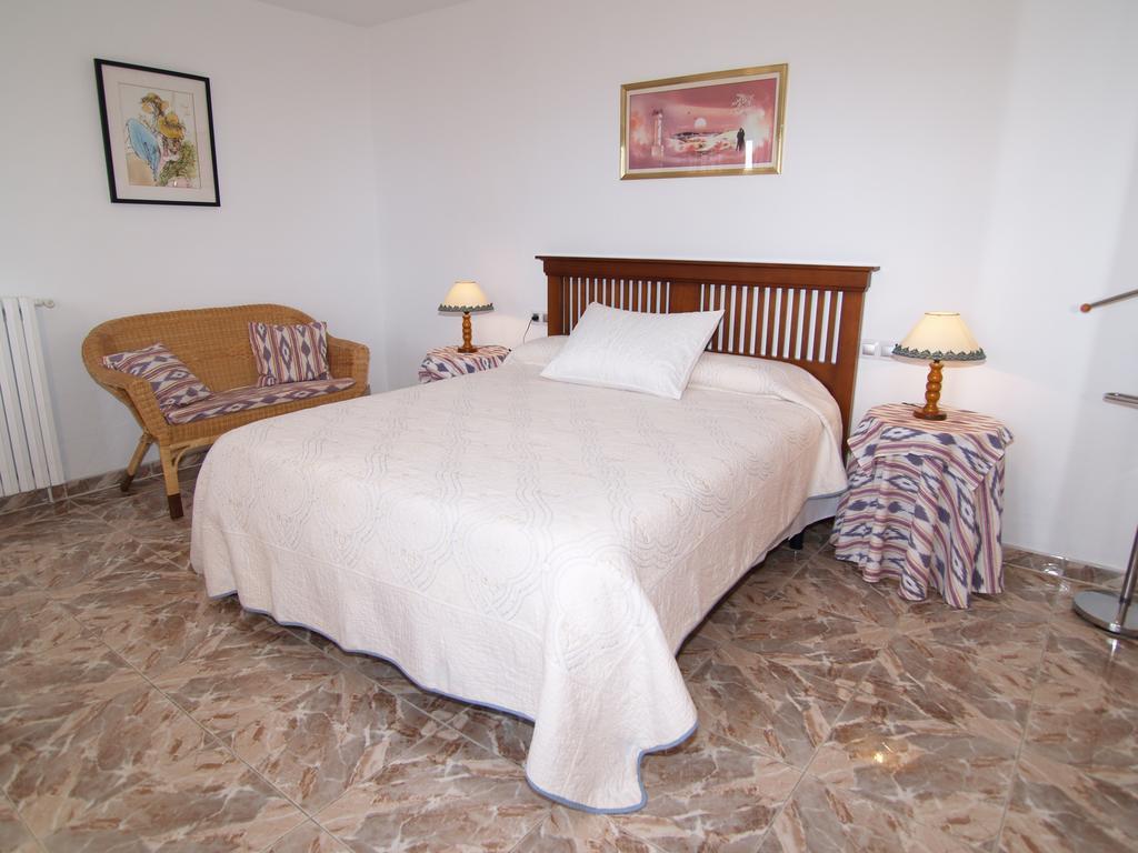 Villa Lopez Santanyi Exterior photo